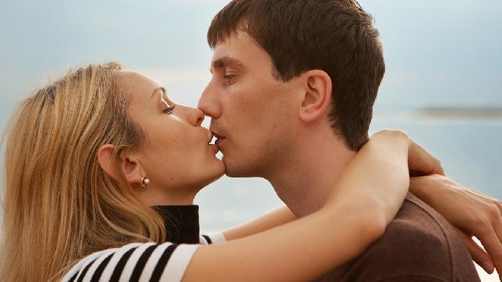 如何早期发现妇科肿瘤？卵巢肿瘤的早期症状是什么？
